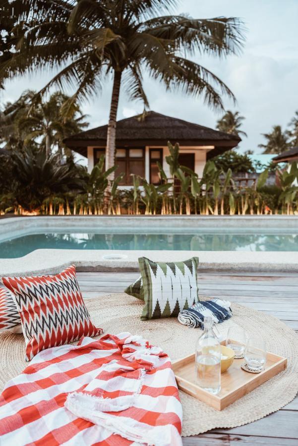Alon Cloud9 Beach Front Catangnan Buitenkant foto
