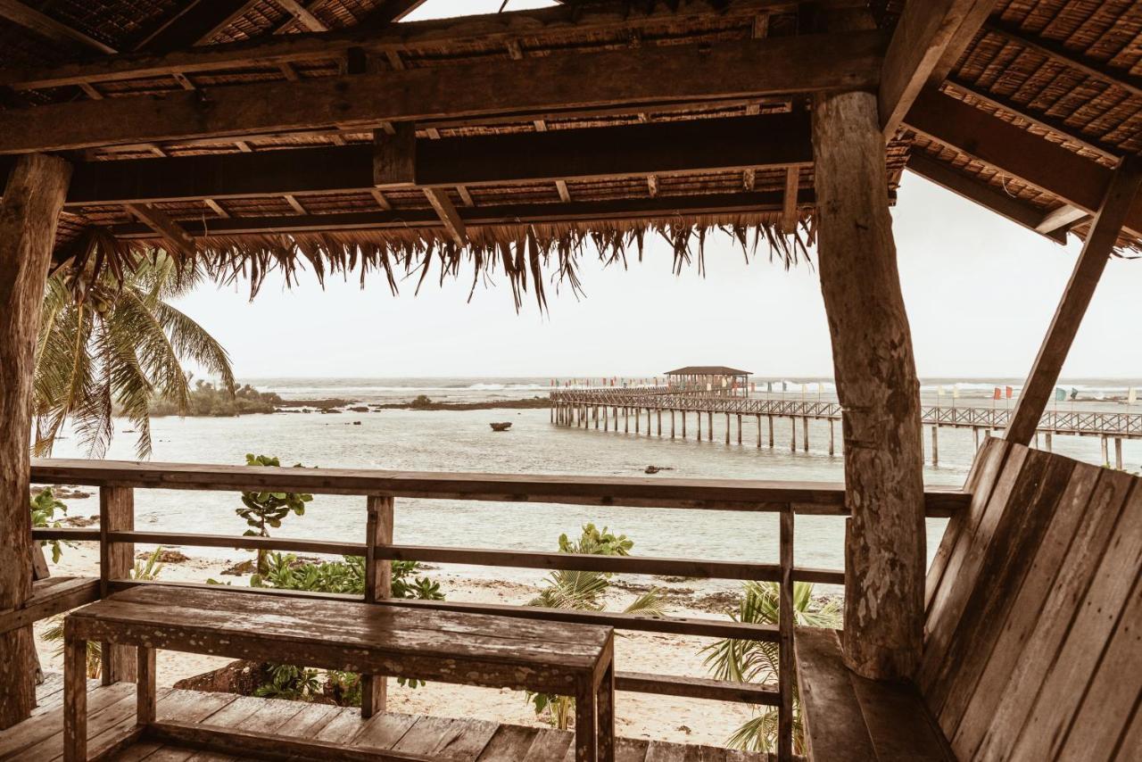 Alon Cloud9 Beach Front Catangnan Buitenkant foto