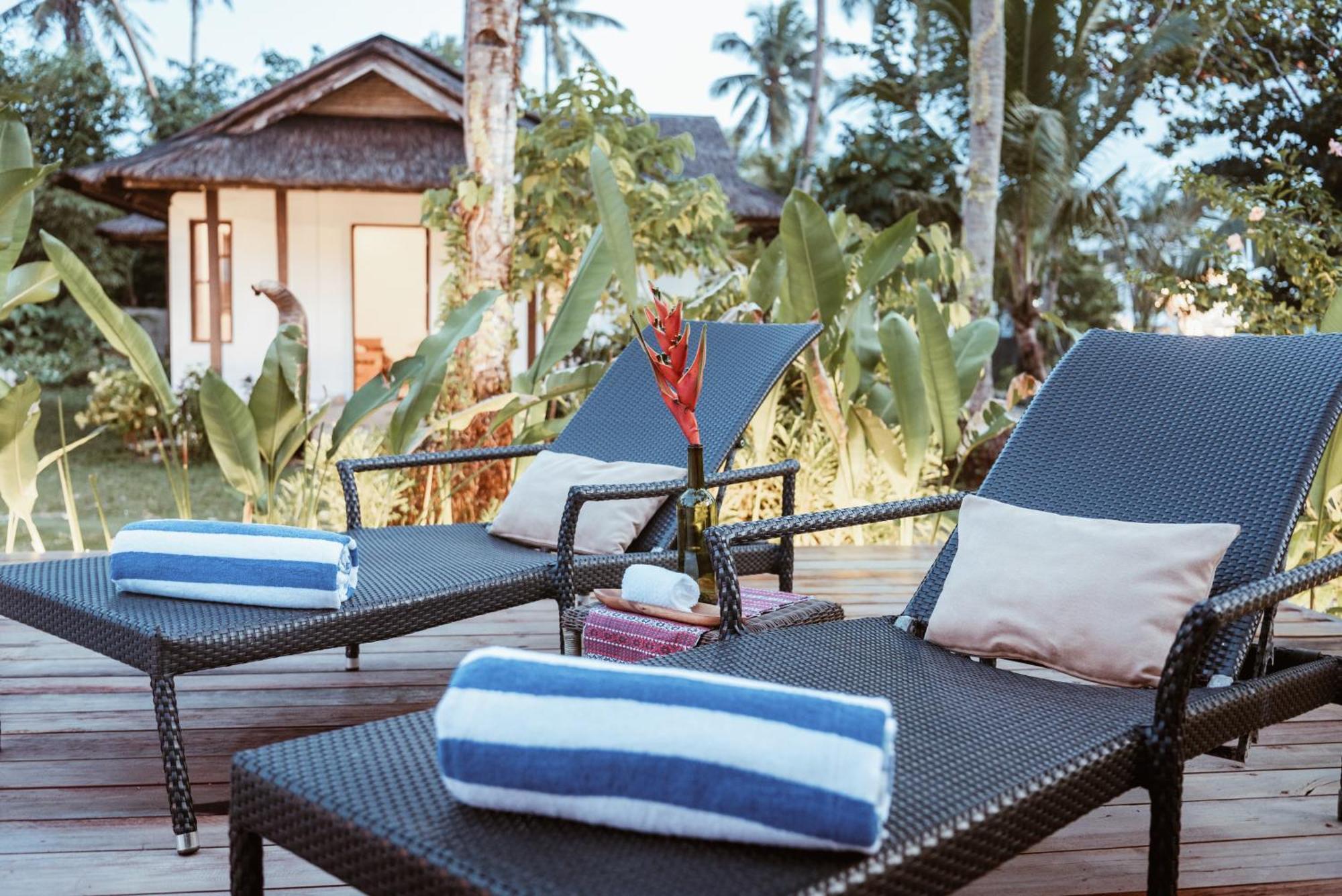 Alon Cloud9 Beach Front Catangnan Buitenkant foto